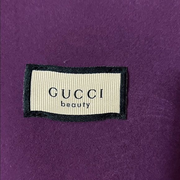 Gucci Luxurious Purple Velvet Beauty Bag - Picture 2 of 11